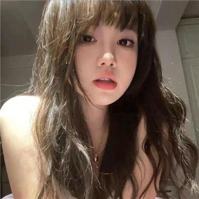 蓝色牛仔裤芬兰小姐
